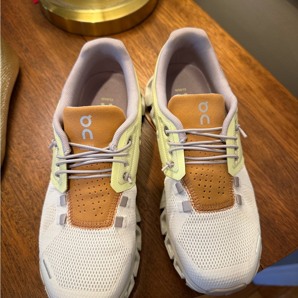 ON Women's Sneakers - White and Tan